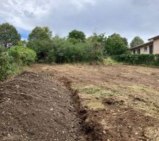 Vue au nord (arri&egrave;re du terrain)