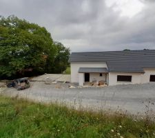 Dalle garage en cours
Façade nord de la maison