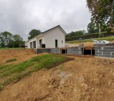 Dalle garage en cours
Sud est de la maison