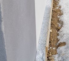 Bande de propreté pour protéger le crépis