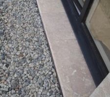 Pose des appuis de fenêtres et seuils de porte en travertin - 01/09/21