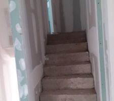 Escaliers vers suite parentale