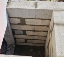 Cour anglaise faite, il va manquer la trappe à fixer.