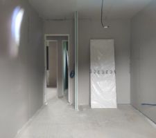 Pose de placo terminé + électricité (Chambre 2 de 11,11m2)