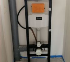 Mise en place cadre WC suspendu