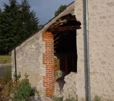 Un linteau chêne récupérer sur les vieilles poutres de la maison