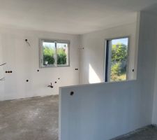 Reprise des travaux avec la 1ère couche de peinture