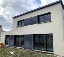 Apr&egrave;s 2 mois d'inactivit&eacute; complet voici l'enduit