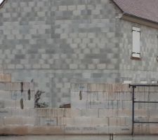 Dernier pan de mur du RDC, partiellement monté