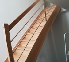 Vitrification de l'escalier en hêtre, la plus neutre possible en 3 couches.