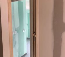 Porte &agrave; galandage