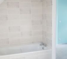Faïence de la salle de bain de l'étage