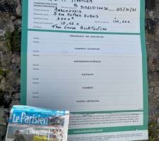 Preuve d'affichage du permis de construire en date du 08/10/2021, journal du parisien à l'appui.