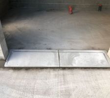 Maison hors d'eau et appuis de fenêtres posés