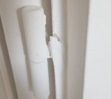 Problème sur les portes (fixation gond abimée)
