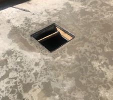 Accès vide sanitaire dans le futur garage.