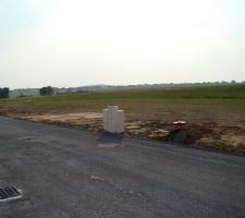 Notre terrain. Fin des travaux du lotissement mi-juin. En attente de la validation du lotisseur pour acheter le terrain