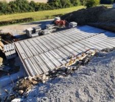 Dernier jour pour le vide sanitaire, demain la dalle devrait être coulée.