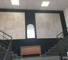 Notre choix pour la MAP : nous avons pris le forfait supérieur au nôtre pour le carrelage car nous avions prévu du 60/60 et finalement énorme coup de coeur pour ce 80/80 beige naturel. Je n'avais plus envie de gris! L'imitation parquet ce sera pour la suite parentale mais on ne sait pas encore quelle teinte.Nous avons fait notre choix chez Delannoy Carrelage.