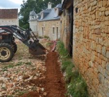 Sablage Tranchée façade grange