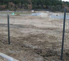 Grillage du lotisseur coté voirie