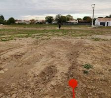 La viabilisation est presque terminée, les compteurs sont posés, le géomètre est en train de finir les plans définitifs, j'attends de pouvoir déposer le permis de construire normalement mi-novembre !