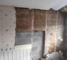 Ancienne isolation non &eacute;tanche &agrave; l air, excellente inertie thermique avec la brique platri&egrave;re mais par contre par temps de vent c &eacute;tait autre chose