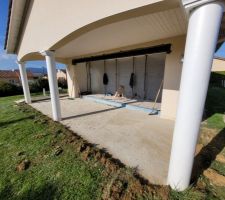 Démolition de la terrasse car la dalle b est pas isolée et va devenir une pièce de vie