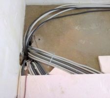 Isolation 10 cm sol apres passage des gaine electriques