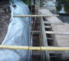 J'attaque le nouveau pont: fondation 6ml x 60 cm sur 1.80 de profond