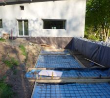 Pose de la dalle pour la piscine