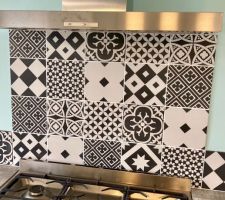 Crédence de la cuisine en faïence imitation carreaux de ciments