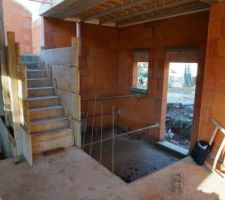 Montage de l'escalier b&eacute;ton