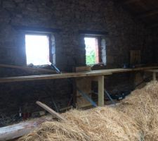 Au niveau sup&eacute;rieur, avec &eacute;chafaudage fixe . ca continu &agrave; monter