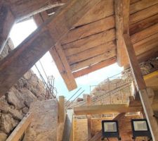 J'ouvre le toit pour pouvoir travailler &agrave; l'aise