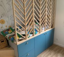 Chambre enfant, meuble UHMS converti pour lit podium.