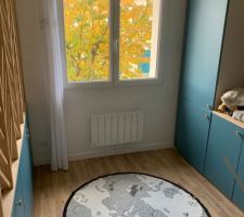 Chambre enfant, meuble UHMS converti pour lit podium.