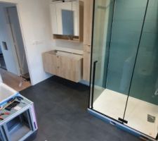 Salle de bains avec sol pvc