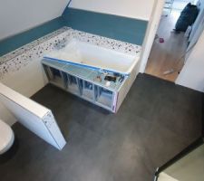 Salle de bains avec sol pvc