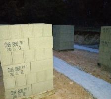 Blocs betons livrés .