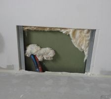 On découpe proprement pour se refixer sur les rails.