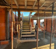 Assemblage &eacute;tage