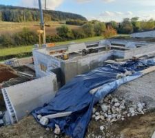 Finition du rez-de-jardin et préparation pour la pose des poutrelles/ourdis.