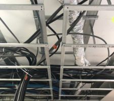 Sous face écran vidéo projecteur