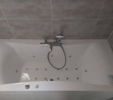 Baignoire balnéo