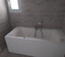 Baignoire balnéo