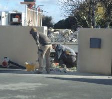 Le boss est arrivé avec le bon materiel  en 30 minutes le travail avance spectaculairement