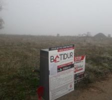 Mise en place du panneau sur le terrain