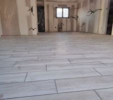 Pose du carrelage - espace de vie