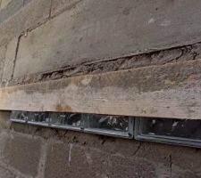 Pose des carreaux de verre pour le garage